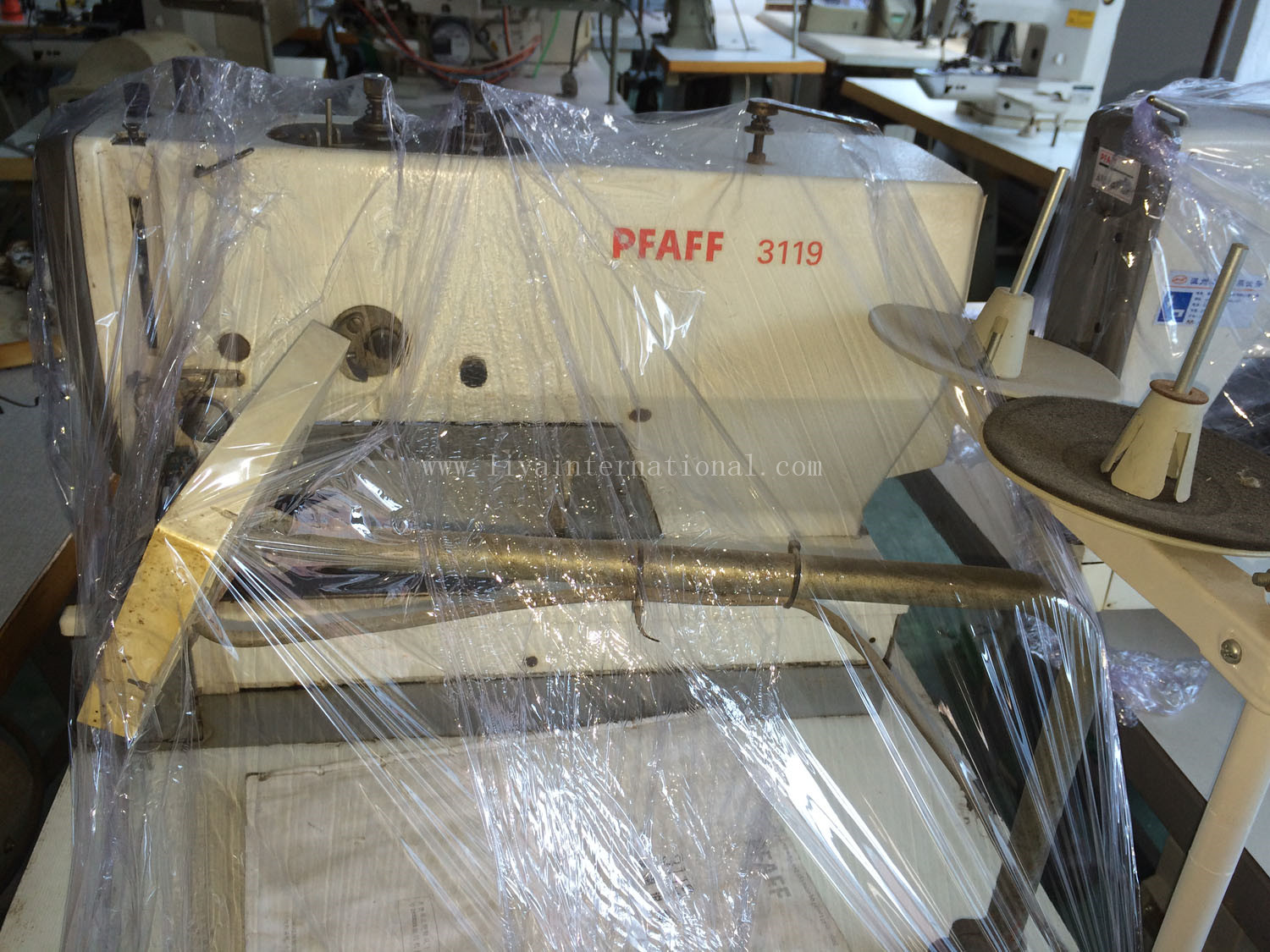 PFAFF 3119 automatic buttonhole machine used